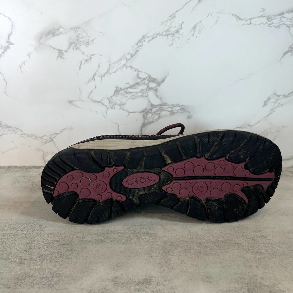 TAOS, Women's Motion Suede Walking Burgundy/Black Sneakers, US Women's 7.5 - Picture 6 of 7